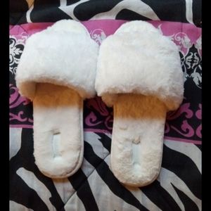 Skims Slippers NWOT